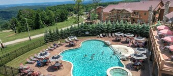 7 Springs - Luxury Southwind Townhome Ski-in Ski out off the back deck!