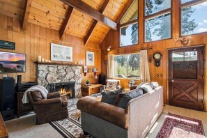 Smart TV, DVD player, books, stereo