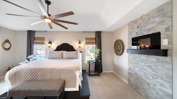 4 Schlafzimmer, Schreibtisch, Bügeleisen/Bügelbrett, Reisekinderbett