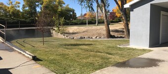 Modern Studio excellent location.