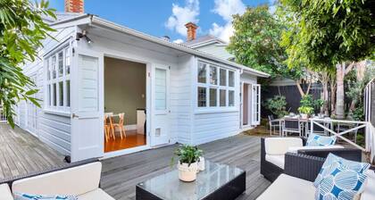 Classic Villa Retreat - Steps To Ponsonby Rd