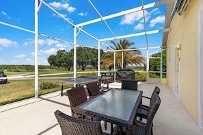 Outdoor dining -  Fairway View Villa 5*  luxury – South-Facing Pool & Game Room, Nr Disney & Golf (Davenport)