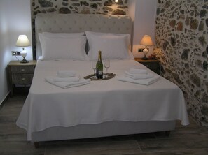 2 bedrooms, iron/ironing board, WiFi, bed sheets - Villa Olga with beautiful beaches (Agalianos)