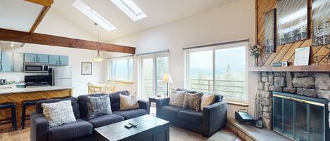 TV, fireplace, DVD player, streaming services