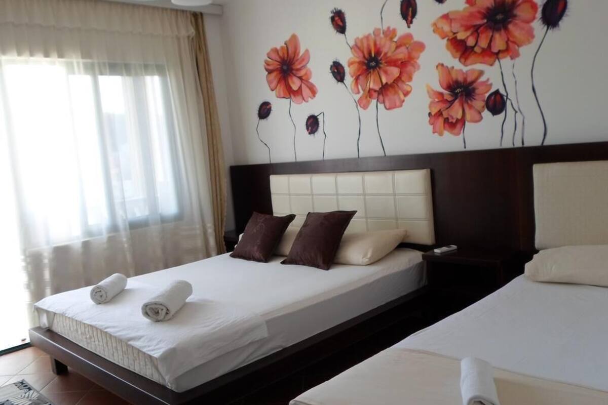 Standard Triple Room | Minibar, cribs (free), WiFi (free), bed sheets