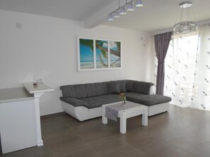 Superior Apartment | Living room - Apartments and Rooms Four Roses (Ulcinj)