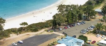 Beachfront Luxury by Experience Jervis Bay
