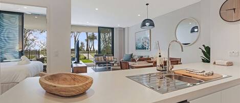 3 makuuhuonetta, silitysrauta/-lauta, vauvan matkasänky, ilmainen Wi-Fi