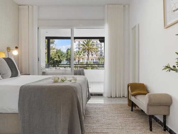 2 bedrooms, iron/ironing board, Internet, bed sheets