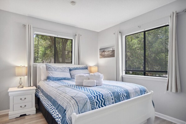 2 bedrooms, desk, iron/ironing board, travel crib