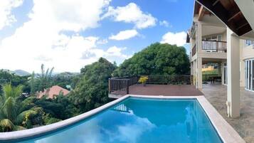 Luxury Villa | Terrace/patio