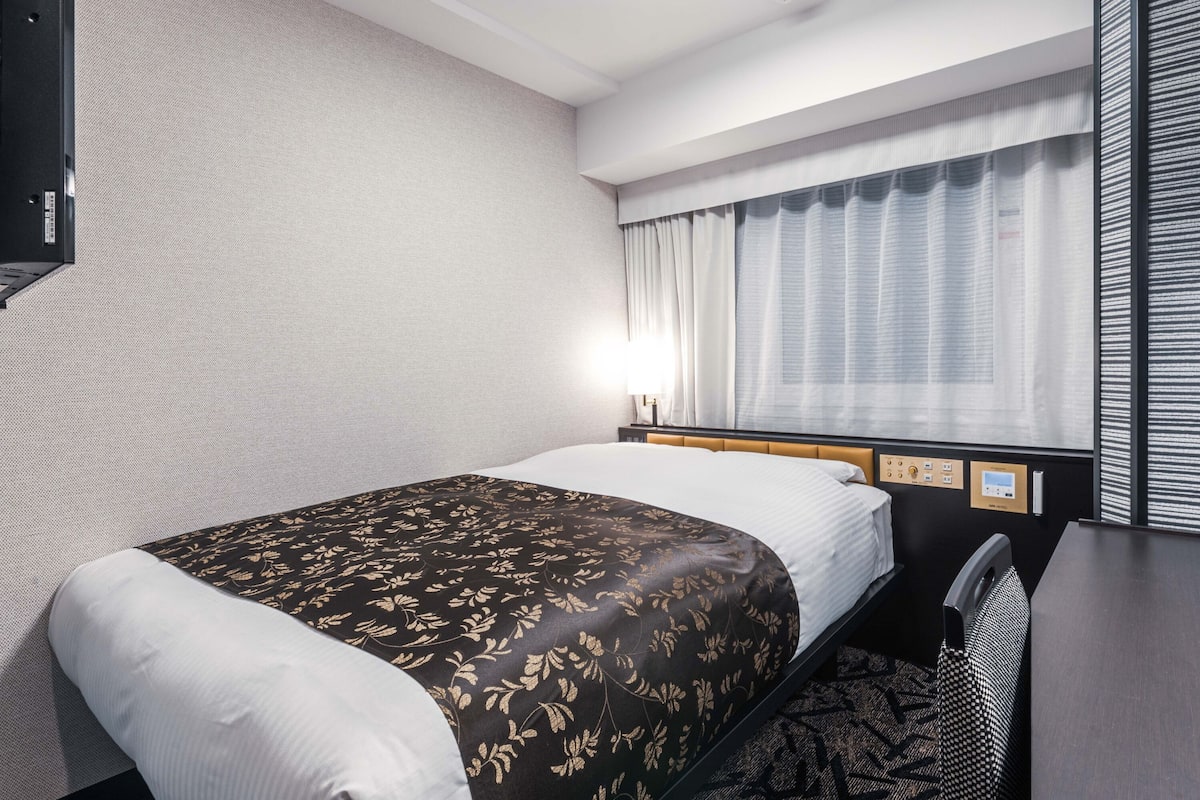 Standardzimmer, Nichtraucher (with 1bed) | Daunenbettdecken, Schreibtisch, Verdunkelungsvorhänge, kostenloses WLAN