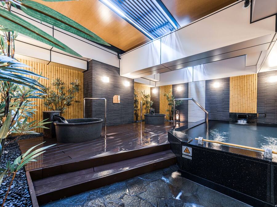 Nhà tắm công cộng