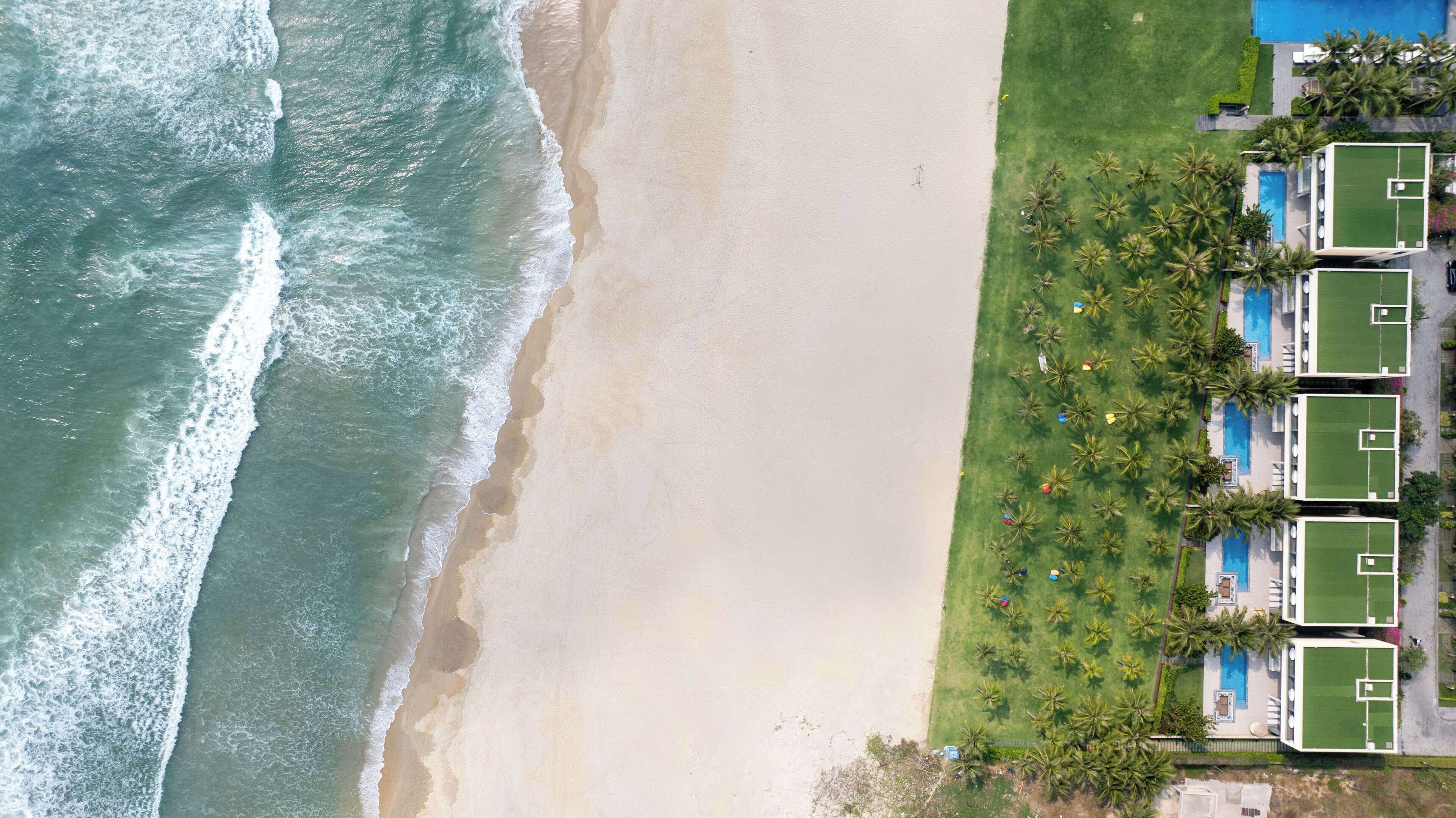 Playa privada y arena blanca