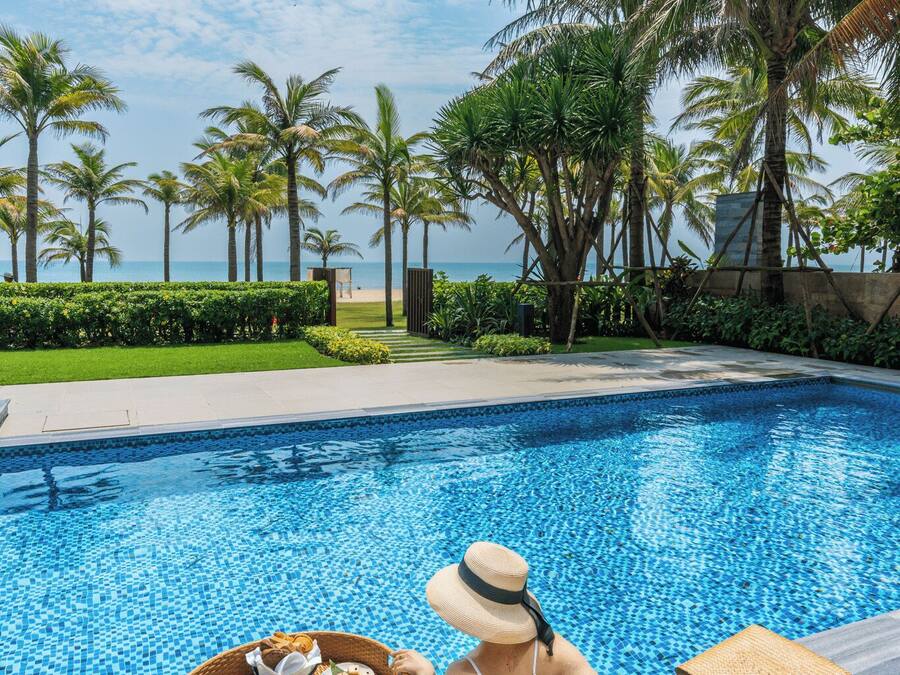 Villa de lujo, 6 habitaciones, piscina privada, frente a la playa | Exterior