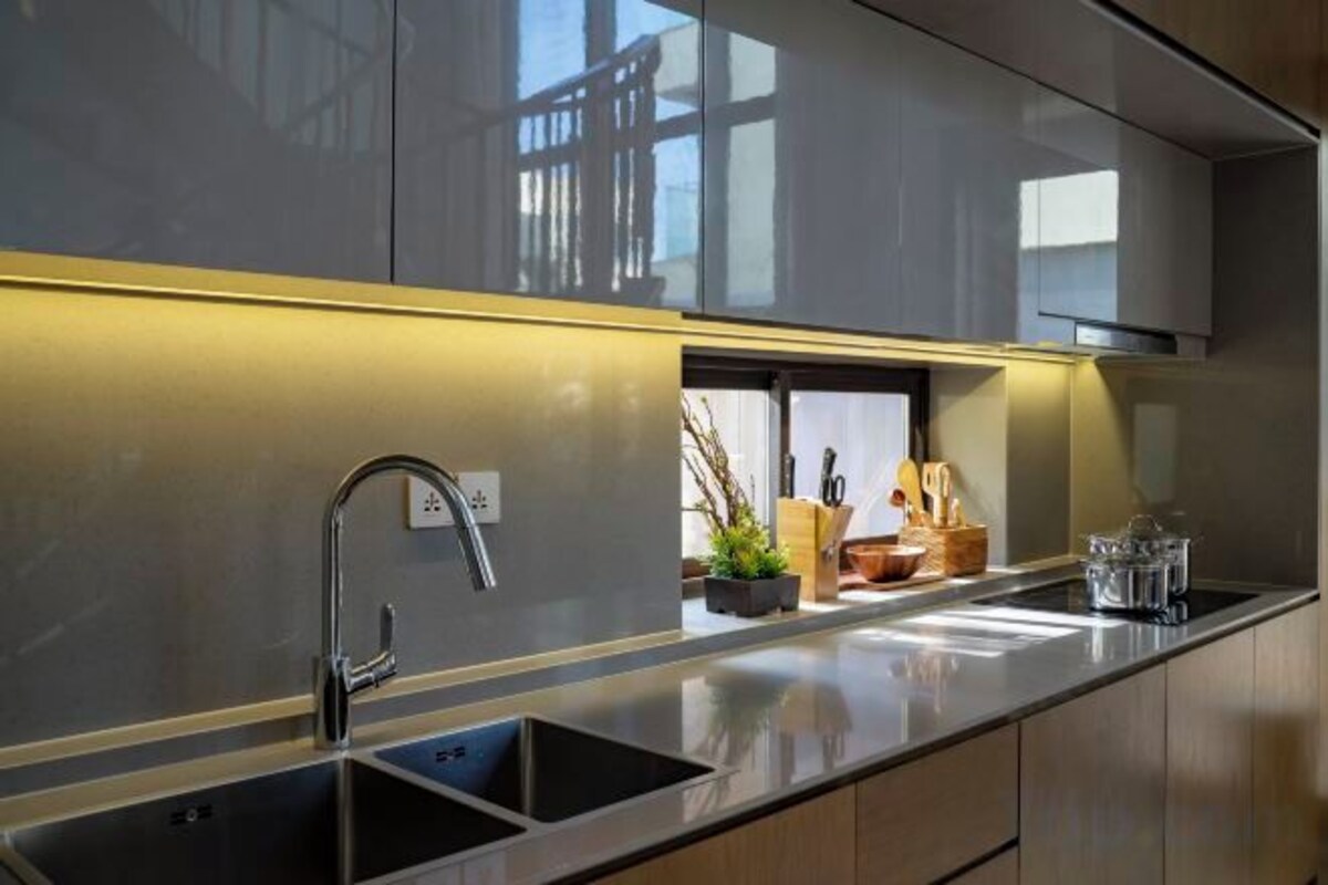 Cocina privada | Frigorífico, horno, placa de cocina y lavavajillas