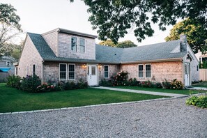 Exterior - Close to Edgartown Village Center! (Edgartown)