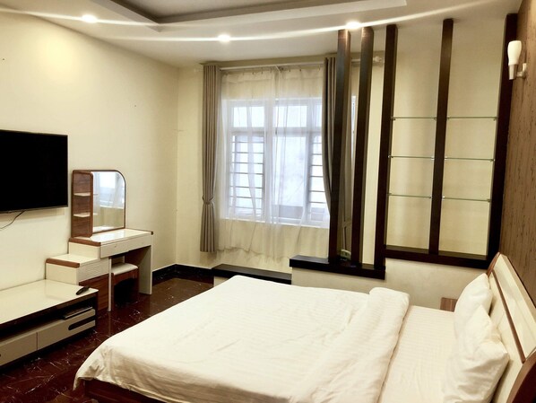 1 bedroom, blackout drapes, soundproofing, iron/ironing board