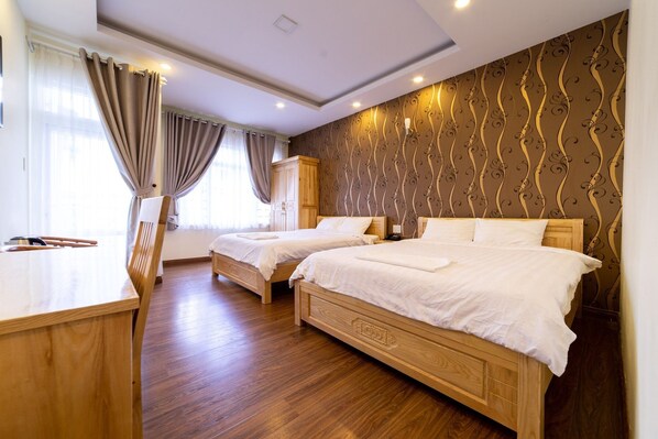 Blackout drapes, soundproofing, iron/ironing board, bed sheets - Minh Ánh Hotel (Da Lat)