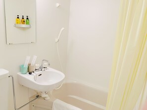 Bathroom shower - Allcomein Hotel (Tokyo)