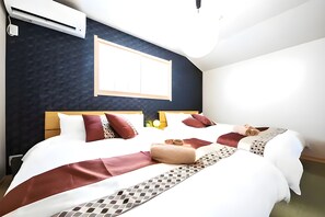 Tabla de planchar con plancha, wifi gratis y ropa de cama 