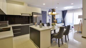 City Apartment, 2 Bedrooms | Shared kitchen - De Capella Aparment (Ho Chi Minh City)