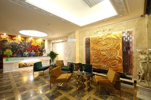 Lobby sitting area - Greentree Saigon Dong Du Hotel (Ho Chi Minh City)