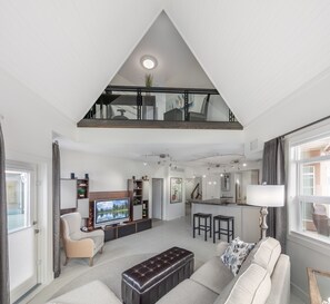 TV, table football, ping pong, stereo