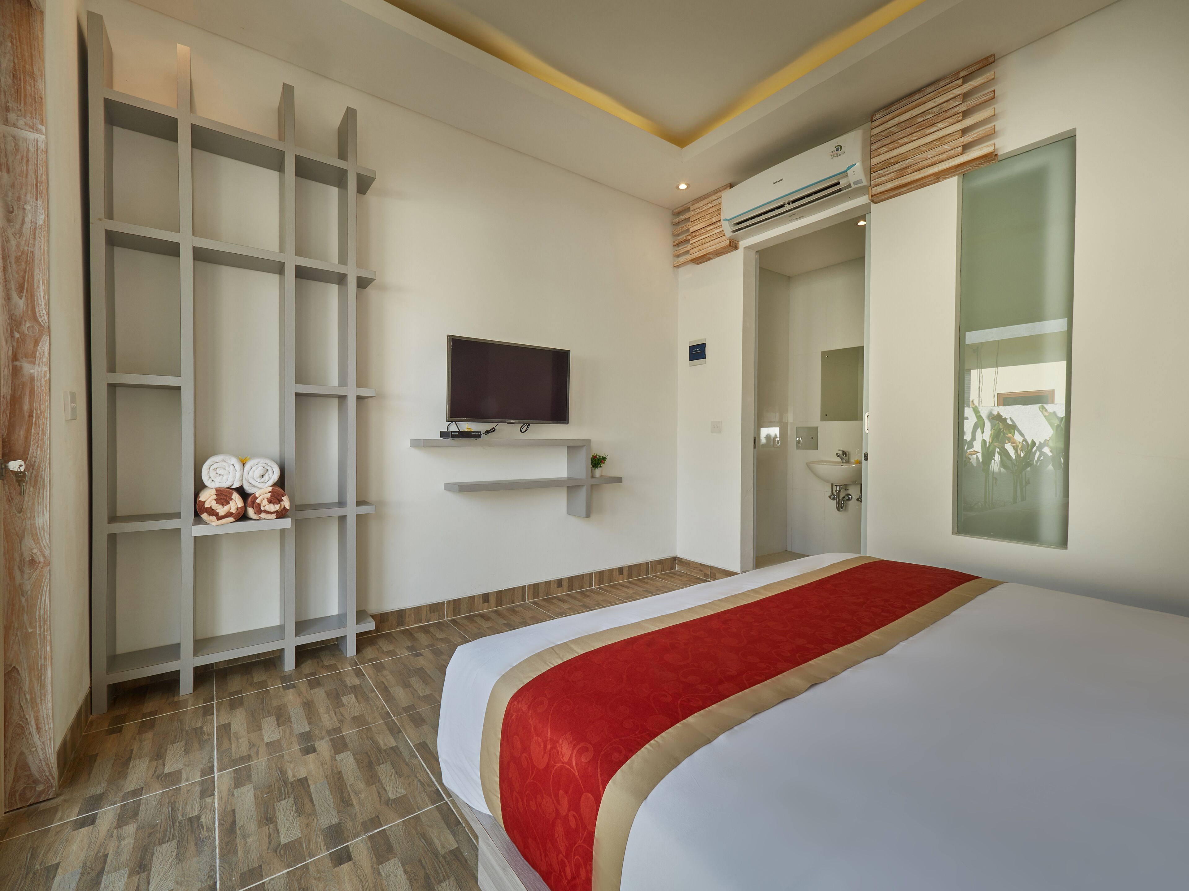 Muebles diferentes y sistema de insonorización 