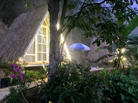 Basic Bungalow | Living area