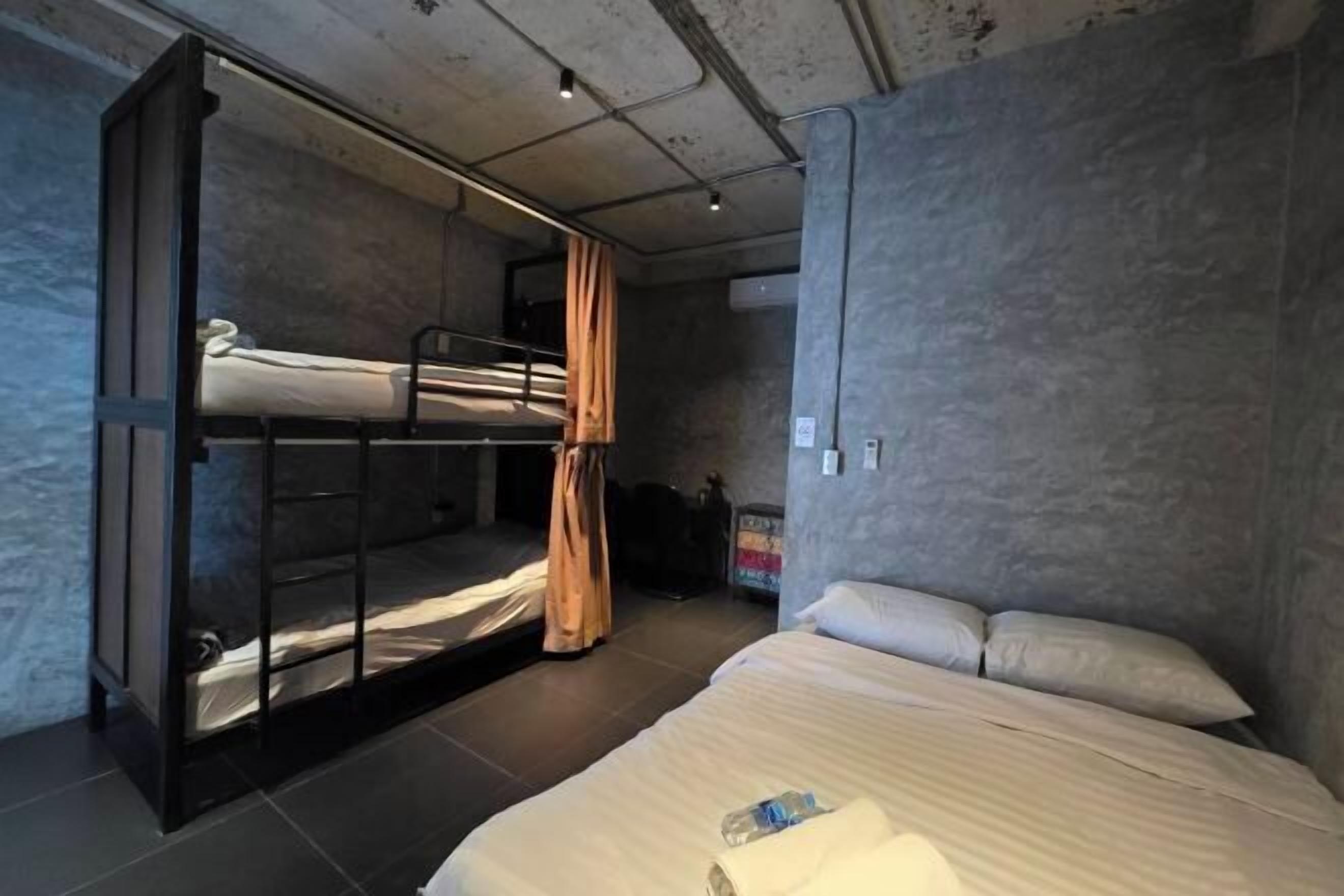 Accès au Wi-Fi (inclus), literie fournie