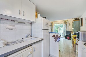 Fridge, microwave, oven, stovetop - Homerez - House in Valras-Plage (Valras-Plage)