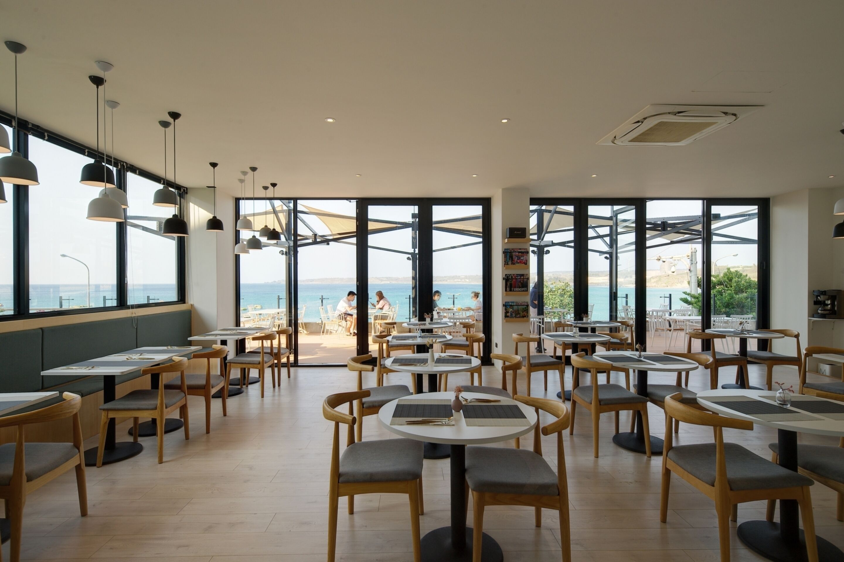 Free daily cooked-to-order breakfast