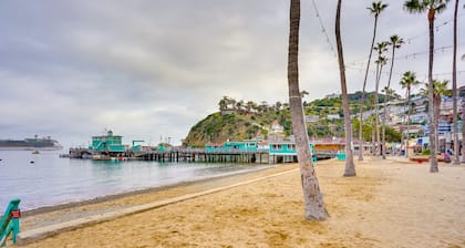 Tropical Island Escape w/ Deck, Walk to Avalon Bay