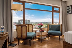 Two-Bedroom Suite with River View and Kitchen | View from room
