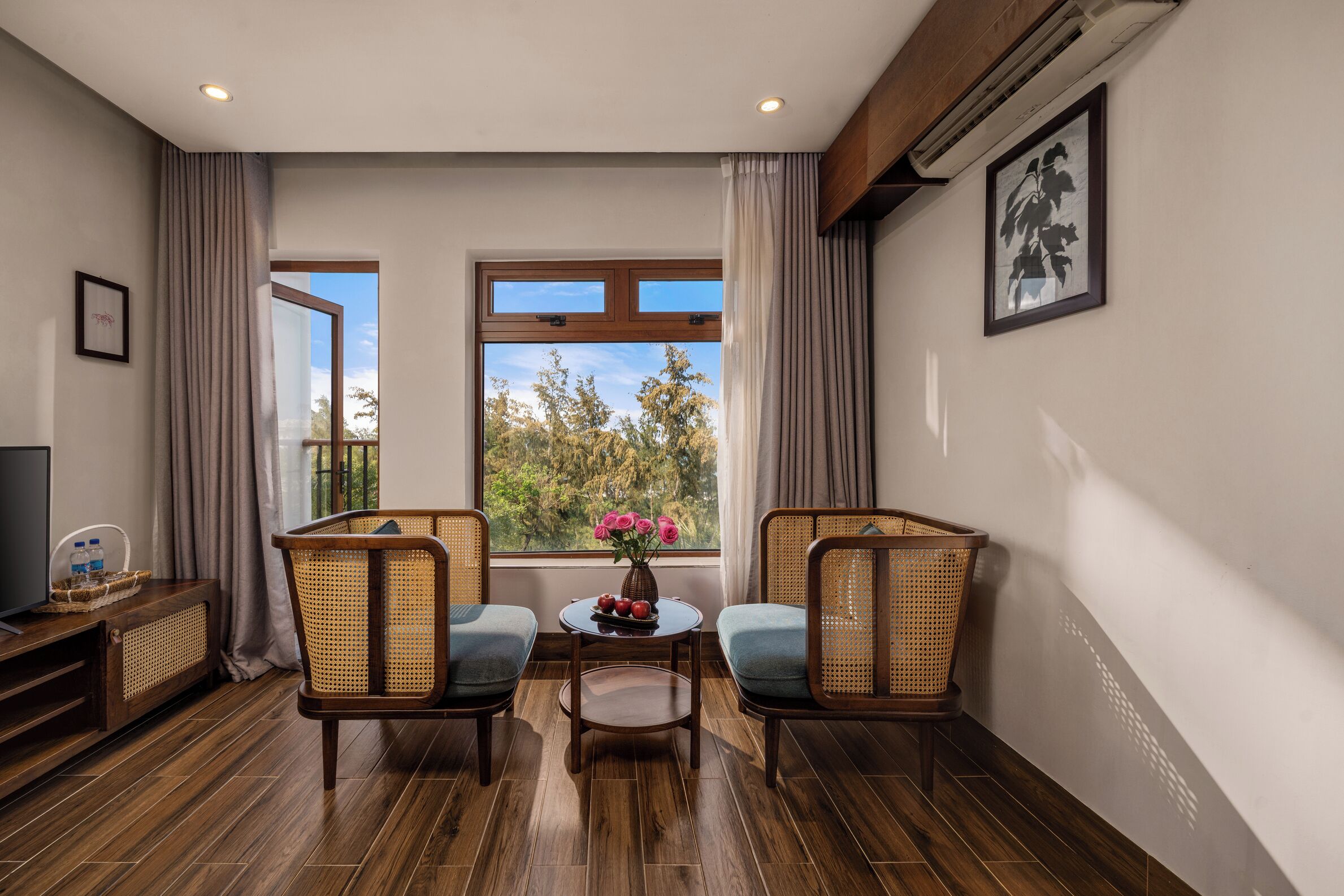Deluxe King with Ocean View and Balcony | View from room