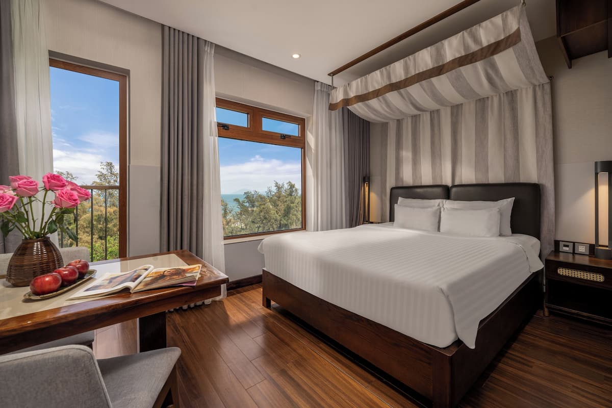 Superior King with Ocean View and Balcony | View from room