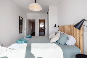 3 bedrooms, iron/ironing board, Internet, bed sheets