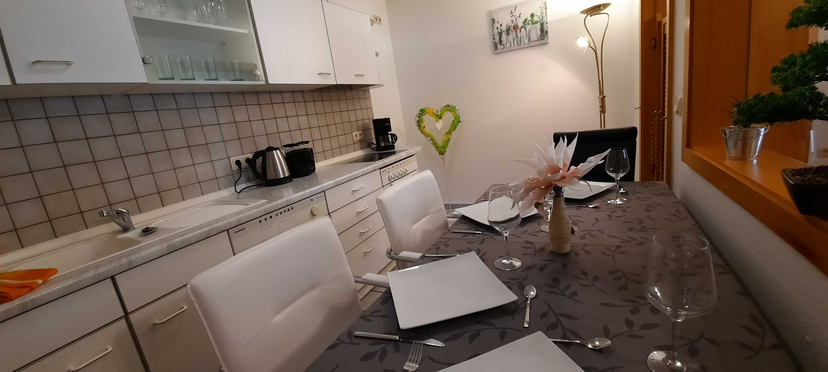 Kühlschrank, Ofen, Geschirrspüler, Wasserkocher