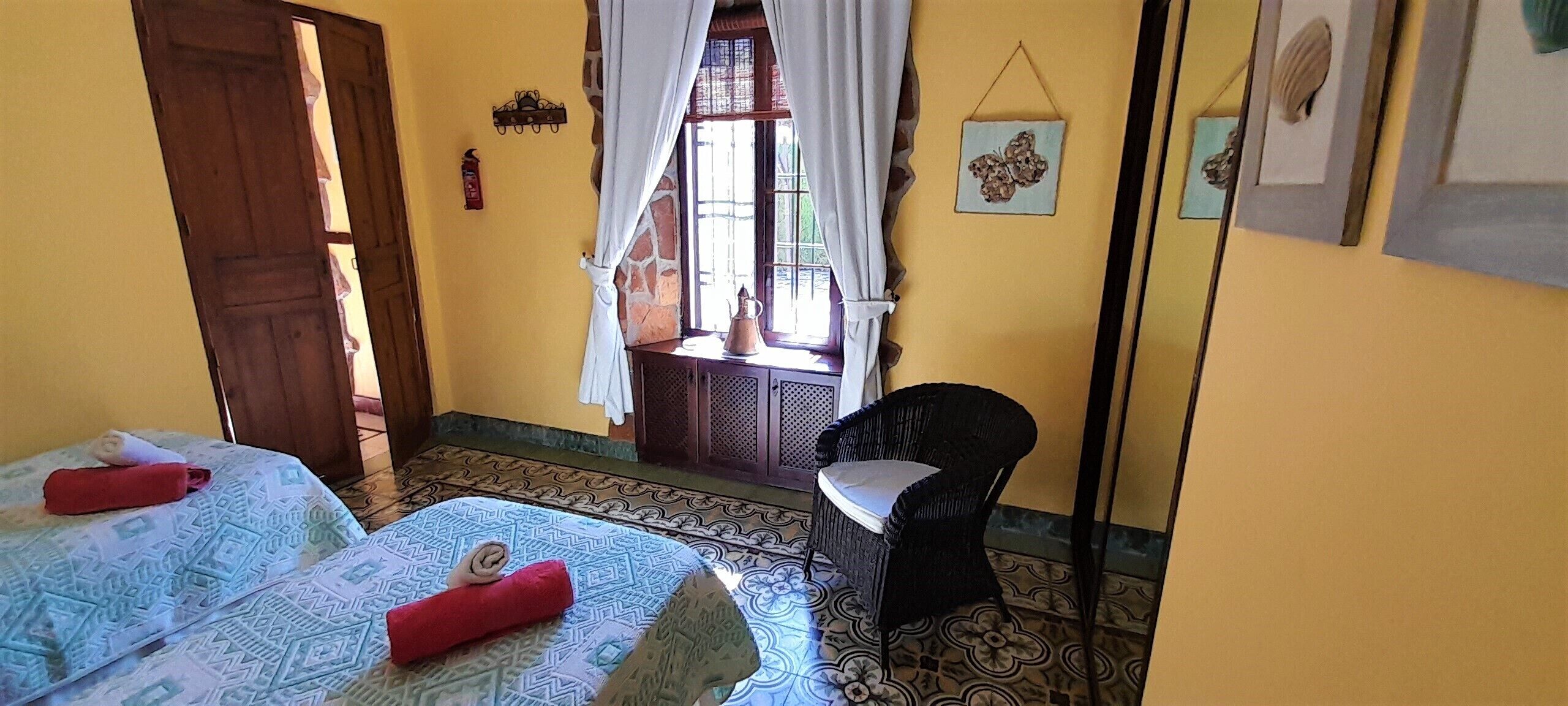 1 dormitorio, tabla de planchar con plancha, wifi gratis y ropa de cama