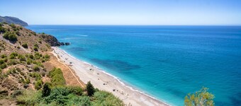 BELLA SIRENA, independent and private villa with large terraces and garden