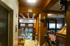 디지털 채널 시청이 가능한 32인치 LED TV, TV