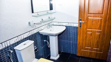 Bruser, bidet, håndklæder, Sæbe
