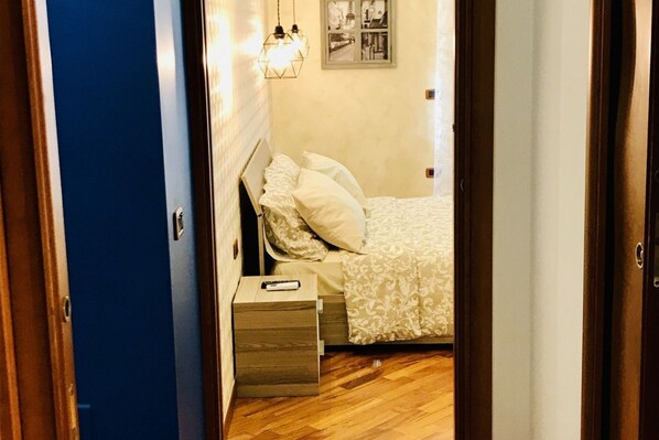 2 室のベッドルーム、アイロン / アイロン台、WiFi、ベッドシーツ