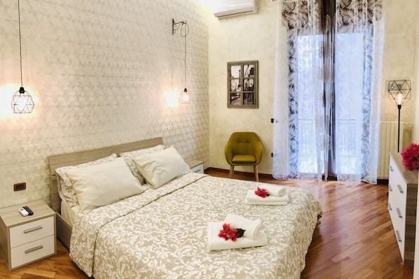 2 habitaciones, tabla de planchar con plancha, wifi y ropa de cama