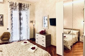 2 chambres, fer et planche à repasser, Wi-Fi, draps fournis