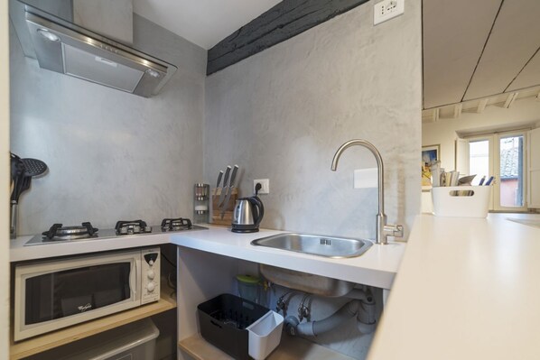 Microwave, stovetop, toaster