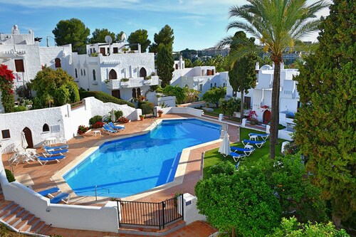 Yellow Jasper by Gemstone Getaway - The home away from home for 6 in Marbella