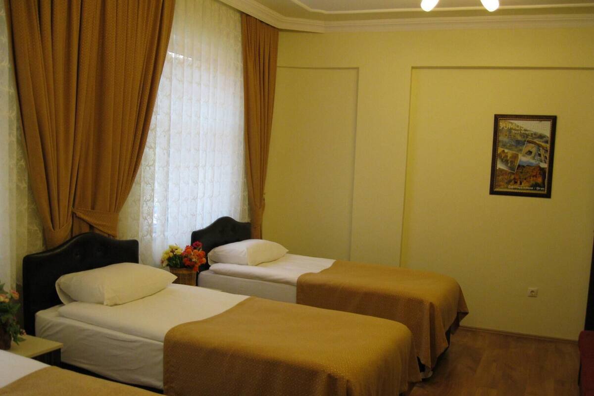Premium bedding, minibar, free WiFi, bed sheets