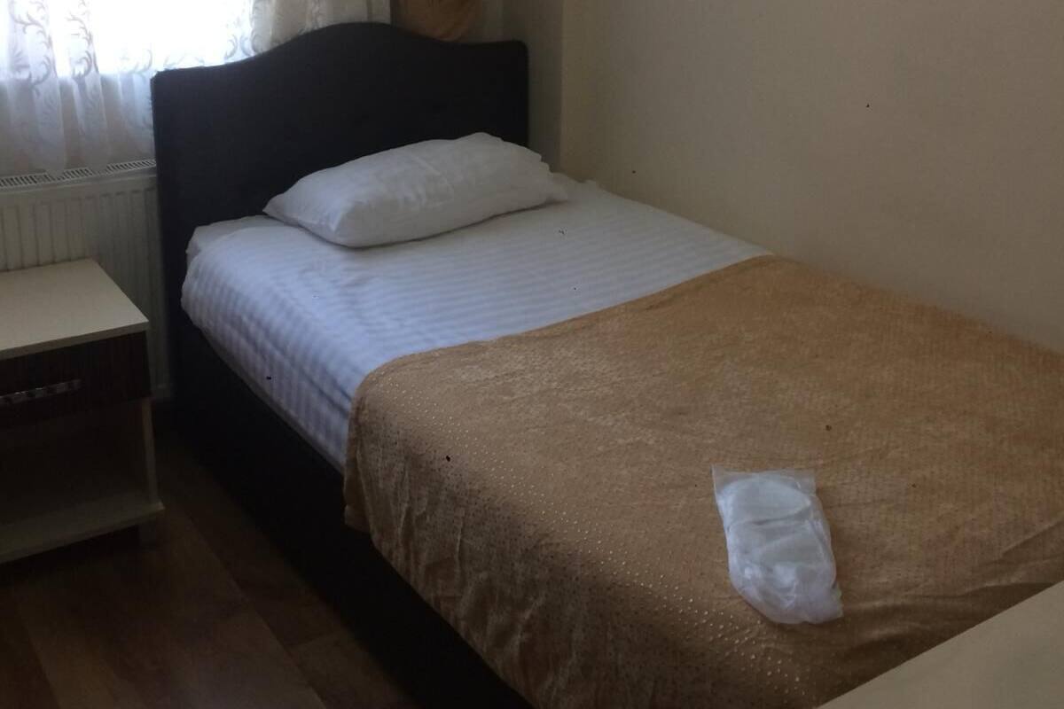 Premium bedding, minibar, free WiFi, bed sheets